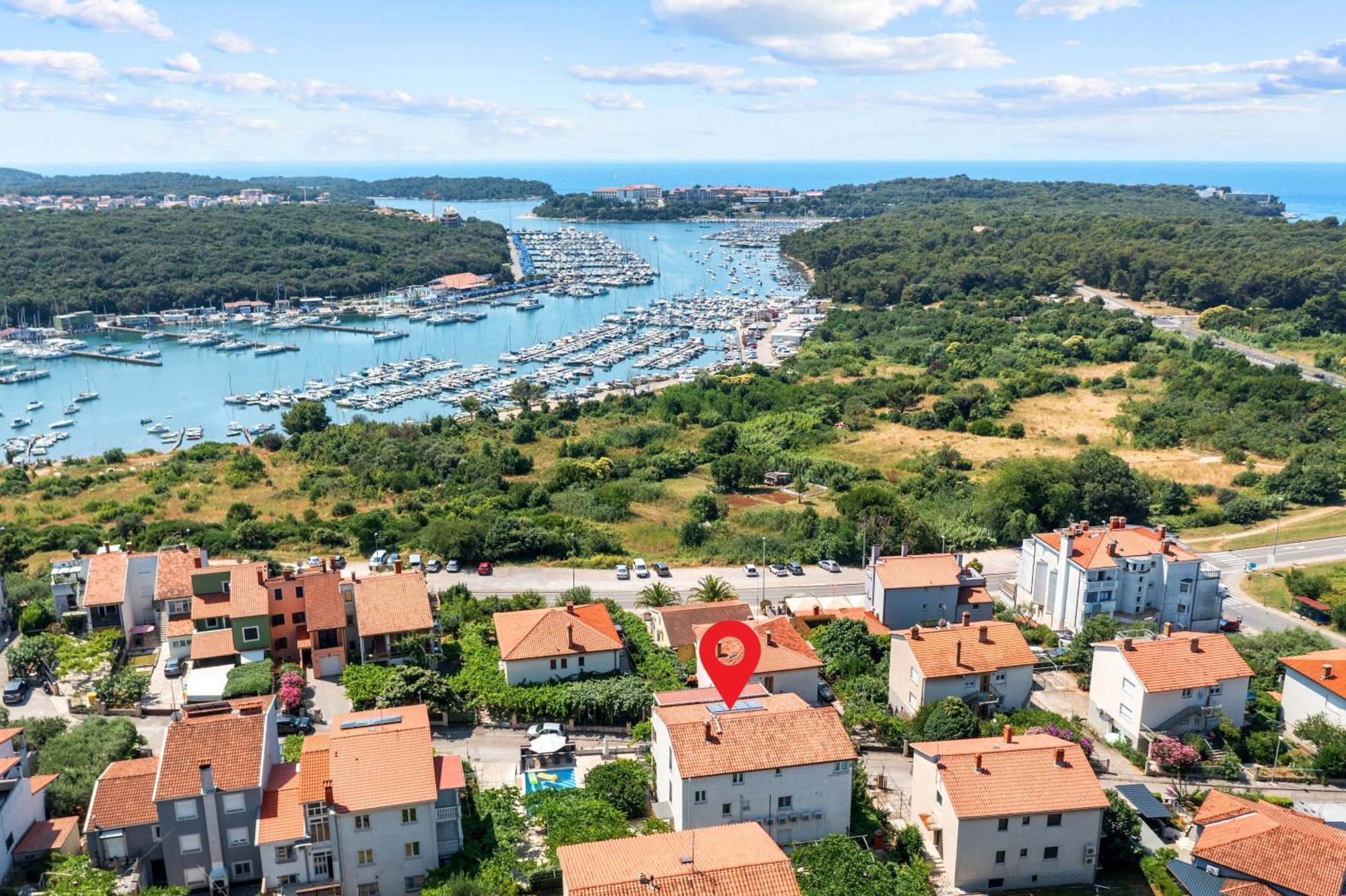 Apartment Petrinic V *