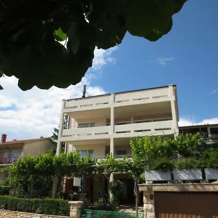 Apartment Petrinic V Pula Exterior photo