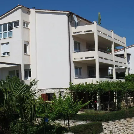 Apartment Petrinic V Pula Exterior photo