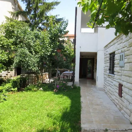 Apartment Petrinic V Pula Exterior photo