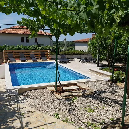 Apartment Petrinic V Pula Exterior photo