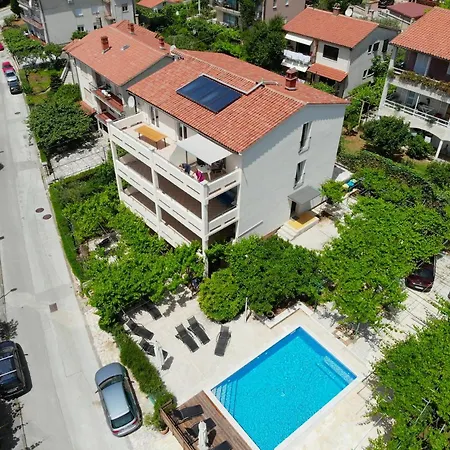 Apartment Petrinic V Pula Exterior photo