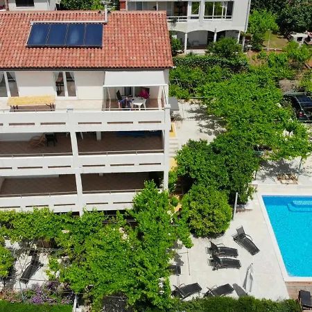 Apartment Petrinic V Pula Exterior photo